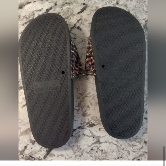 TRUE RELIGION • Black Leopard Print Slides - Picture 3 of 12